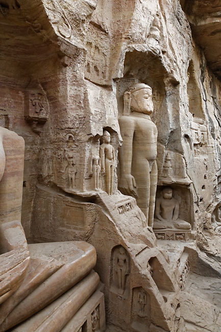 Gwalior-Statues jaïnes-009